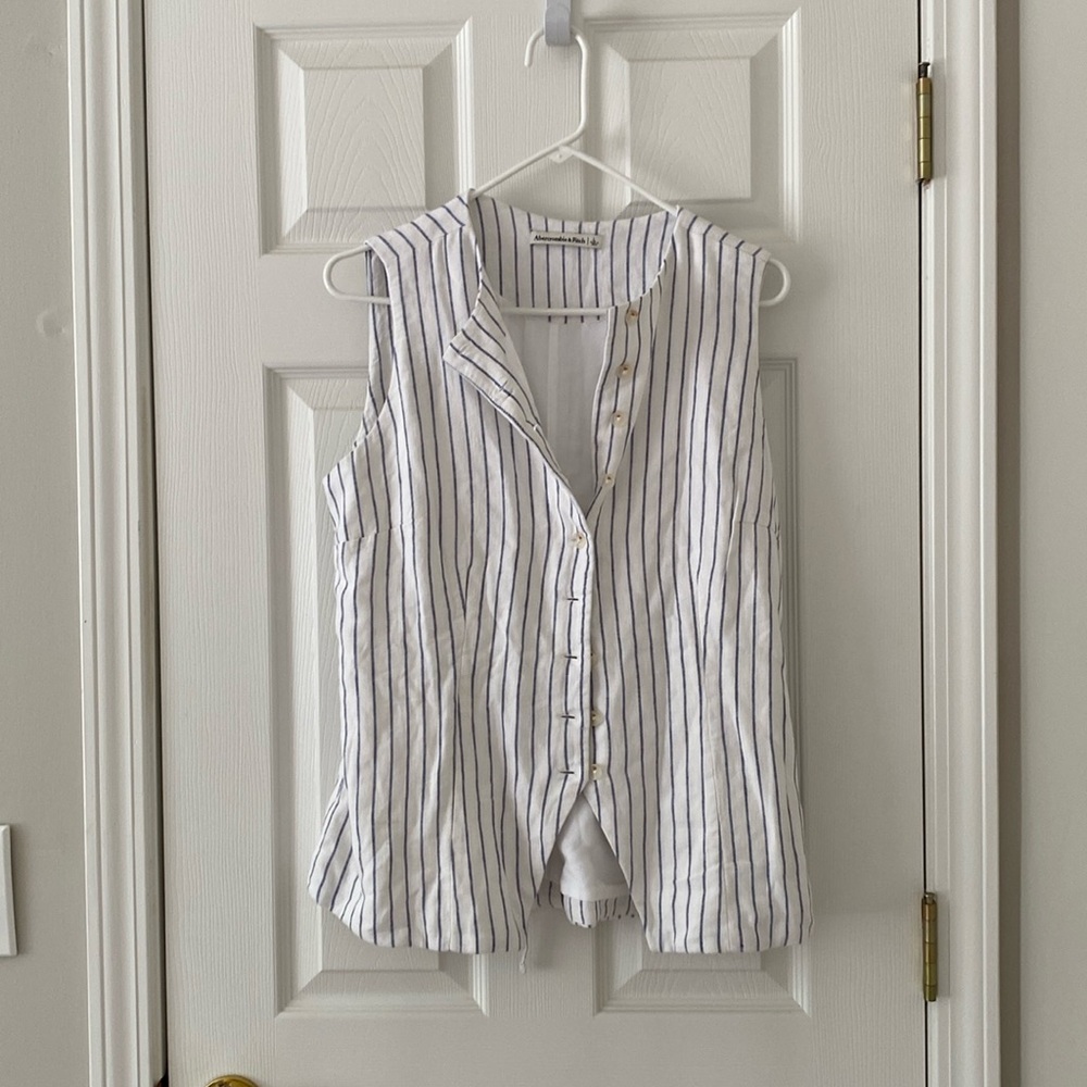 NWOT Abercrombie striped linen vest